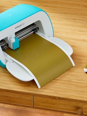 Cricut Joy Cutting Machine in Teal